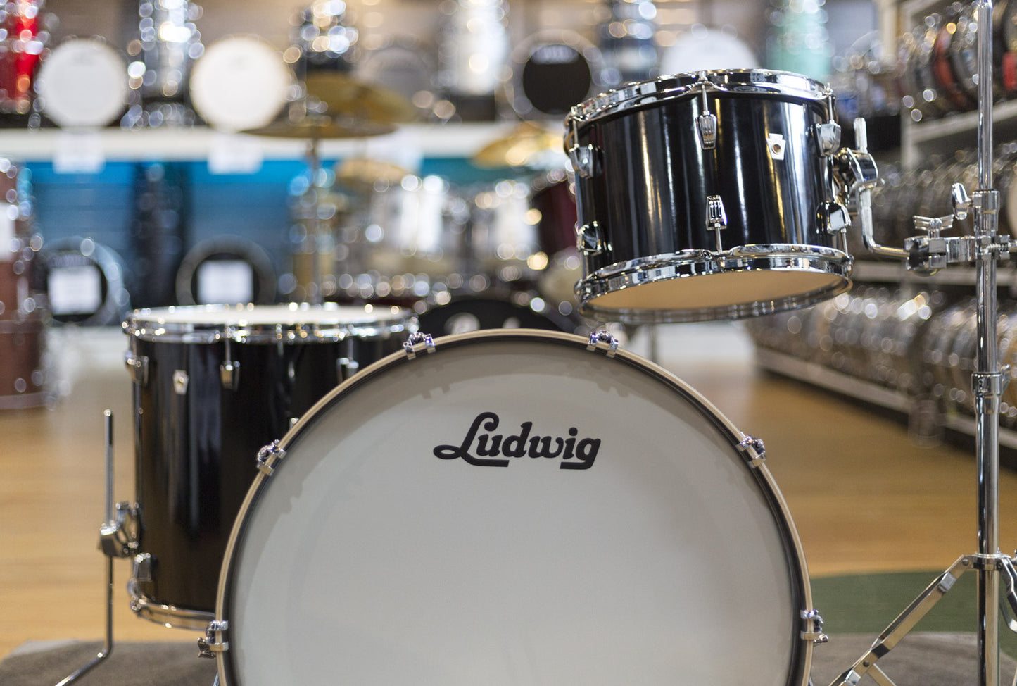 Ludwig L24023TX3T NeuSonic 3pc Outfit in Aspen White