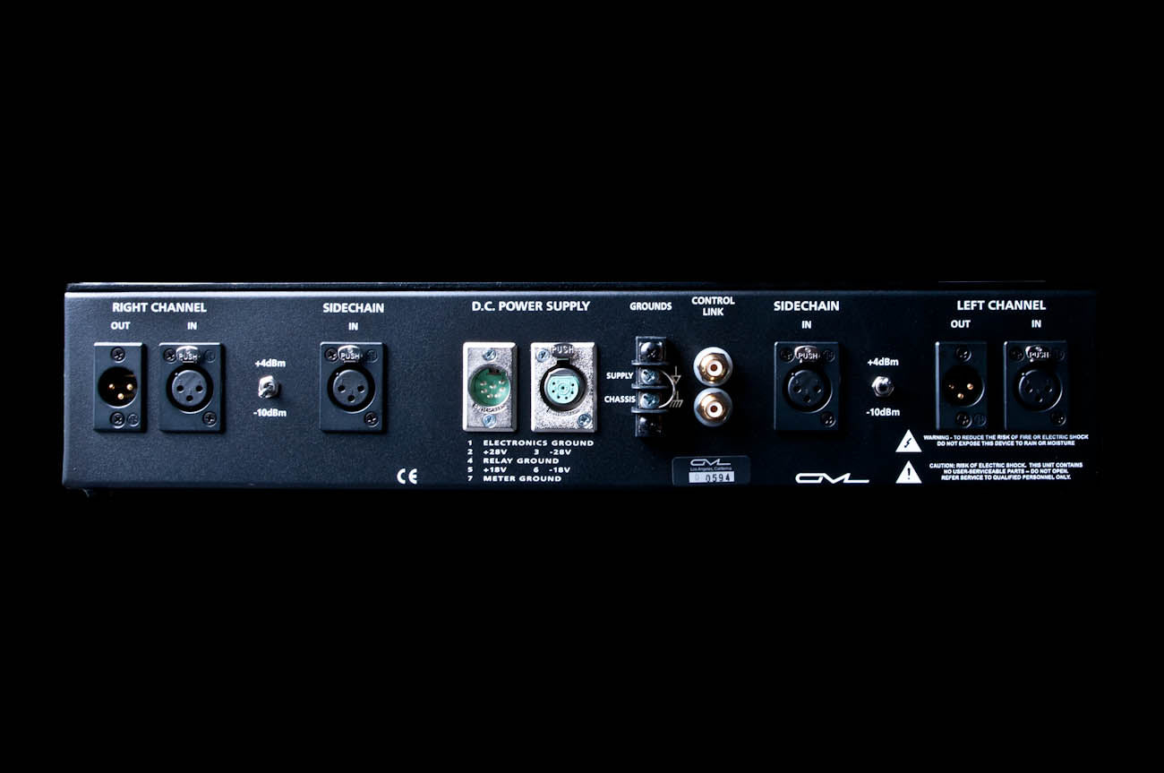 GML 8900 2-Channel Dynamic Range Controller with 9015 Power Supply